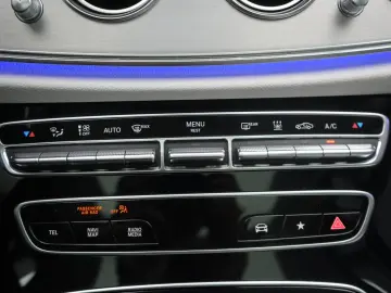 MERCEDES-BENZ E 300 e T 9G-Tronic AMG  Pano Burmester