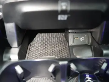 MERCEDES-BENZ E 300 e T 9G-Tronic AMG  Pano Burmester