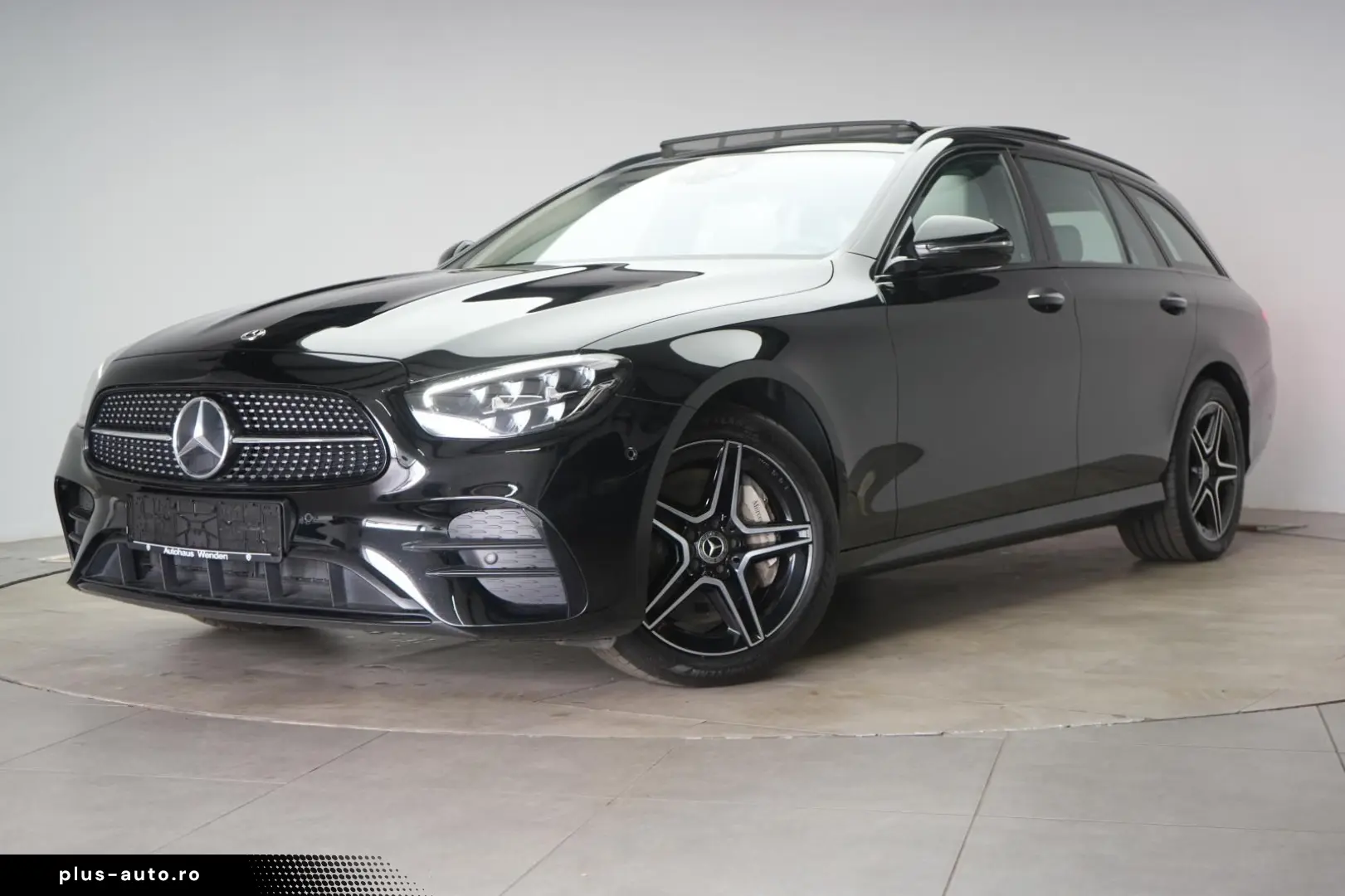 MERCEDES-BENZ E 300 e T 9G-Tronic AMG  Pano Burmester