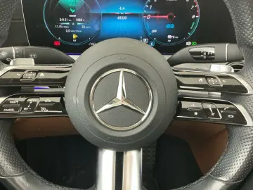 MERCEDES-BENZ E 300 e AMG Allrad 19 Pano Distro Night