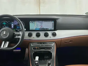 MERCEDES-BENZ E 300 e AMG Allrad 19 Pano Distro Night