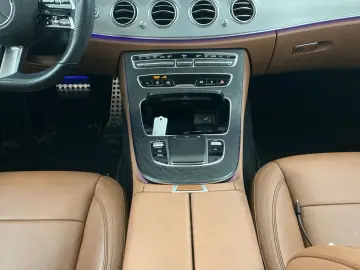 MERCEDES-BENZ E 300 e AMG Allrad 19 Pano Distro Night
