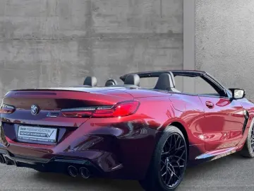 BMW M8 Competition Cabrio xDrive Laser TV Neck Heat