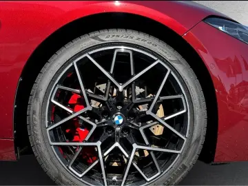 BMW M8 Competition Cabrio xDrive Laser TV Neck Heat