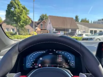 BMW M8 Competition Cabrio xDrive Laser TV Neck Heat