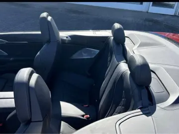 BMW M8 Competition Cabrio xDrive Laser TV Neck Heat