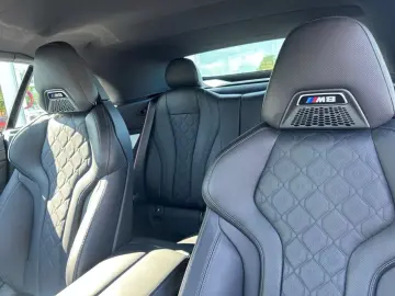BMW M8 Competition Cabrio xDrive Laser TV Neck Heat