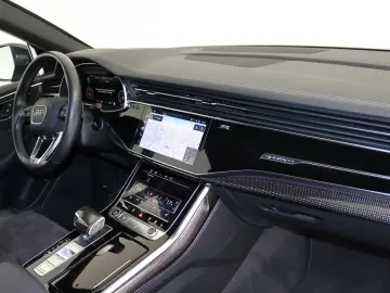Audi Q8 50 TDI quattro competition plus