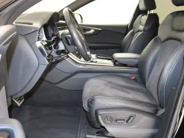 Audi Q8 50 TDI quattro competition plus