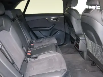 Audi Q8 50 TDI quattro competition plus