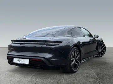 Porsche Taycan Black Edition