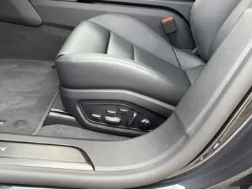 Porsche Taycan Black Edition