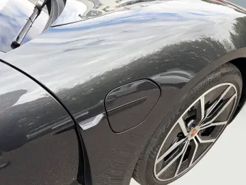 Porsche Taycan Black Edition