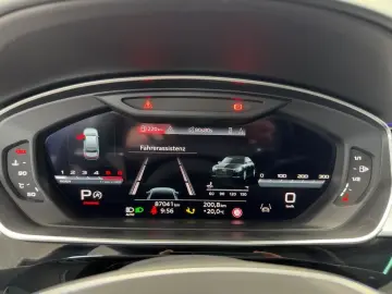 Audi A8 3.0 50 TDI Quattro S-Line AHK