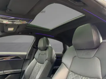 Audi A8 3.0 50 TDI Quattro S-Line AHK