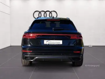 Audi Q8 55 TFSI quattro tiptr. S line PANO