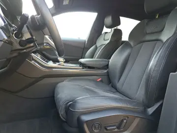 Audi Q8 55 TFSI quattro tiptr. S line PANO