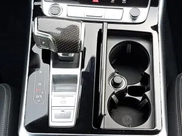 Audi Q8 55 TFSI quattro tiptr. S line PANO