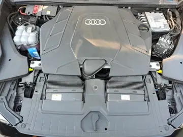 Audi Q8 55 TFSI quattro tiptr. S line PANO