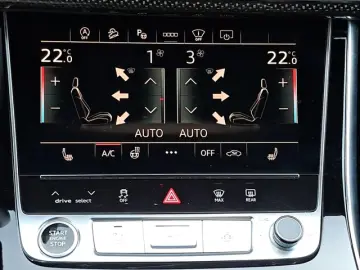 Audi Q8 55 TFSI quattro tiptr. S line PANO