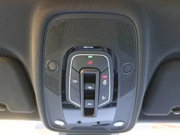 Audi Q8 55 TFSI quattro tiptr. S line PANO