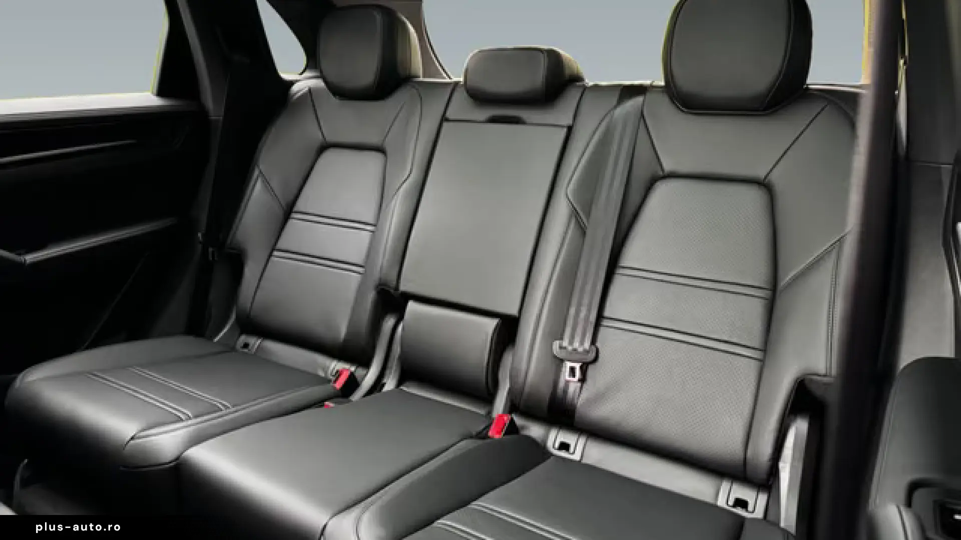PORSCHE Cayenne în leasing operațional MOOV