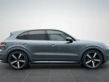 Porsche Cayenne Black Edition