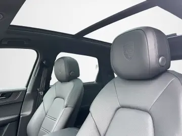 Porsche Cayenne Black Edition