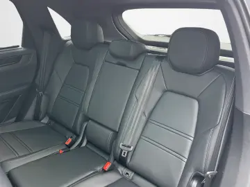 Porsche Cayenne Black Edition