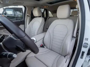 Mercedes-Benz GLC 300 4MATIC  2 SETURI ROTI