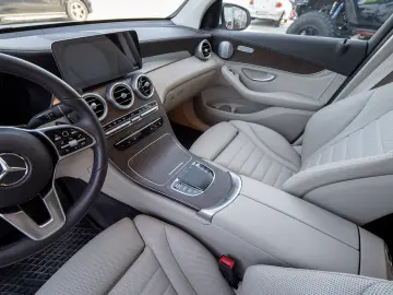Mercedes-Benz GLC 300 4MATIC  2 SETURI ROTI