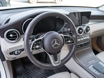 Mercedes-Benz GLC 300 4MATIC  2 SETURI ROTI