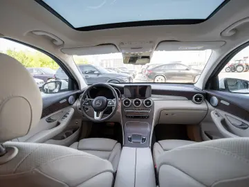 Mercedes-Benz GLC 300 4MATIC  2 SETURI ROTI