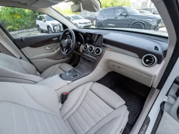 Mercedes-Benz GLC 300 4MATIC  2 SETURI ROTI