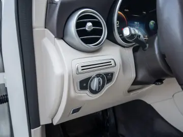 Mercedes-Benz GLC 300 4MATIC  2 SETURI ROTI