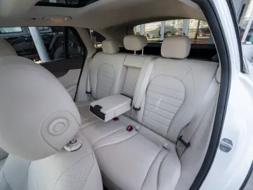 Mercedes-Benz GLC 300 4MATIC  2 SETURI ROTI