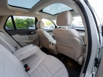 Mercedes-Benz GLC 300 4MATIC  2 SETURI ROTI