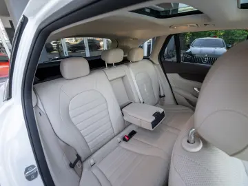 Mercedes-Benz GLC 300 4MATIC  2 SETURI ROTI