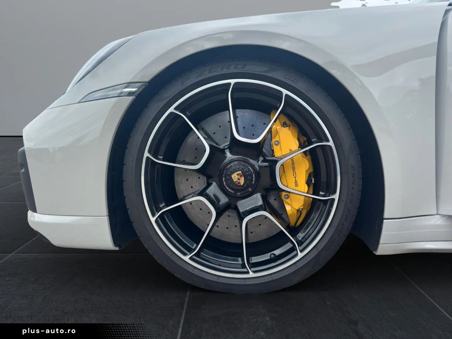 PORSCHE 911 în leasing operațional MOOV