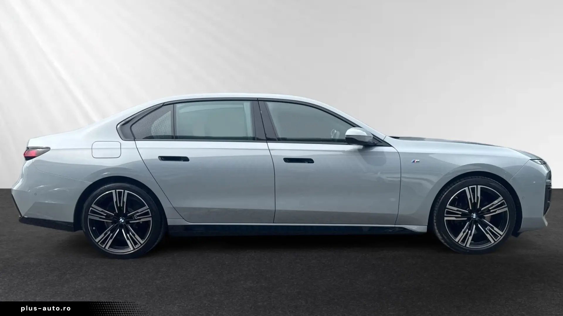 BMW Seria 7 în leasing operațional MOOV