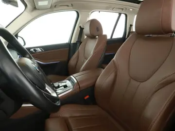 BMW xDrive 40i Mild-Hybrid
