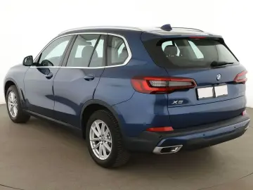 BMW xDrive 40i Mild-Hybrid