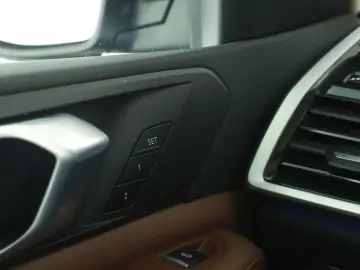 BMW xDrive 40i Mild-Hybrid
