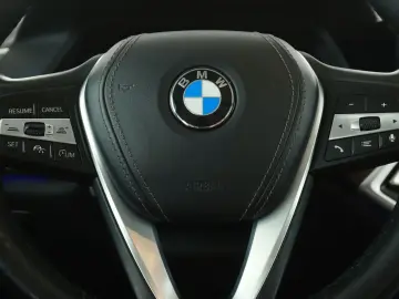 BMW xDrive 40i Mild-Hybrid