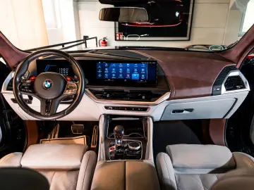 BMW XM voll