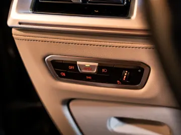 BMW XM voll