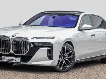 BMW 740d xDrive M Sportpaket Standhzg IconicGlow 20