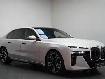 BMW 740 d xDrive M Sport SKYLOUNGE