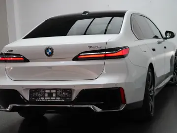 BMW 740 d xDrive M Sport SKYLOUNGE