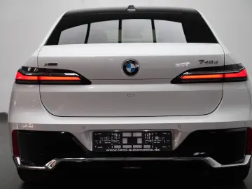 BMW 740 d xDrive M Sport SKYLOUNGE